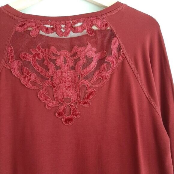 MAURICES / Lace Applique Sweatshirt Crewneck Top Wine Burgundy Sz S - Picture 4 of 13